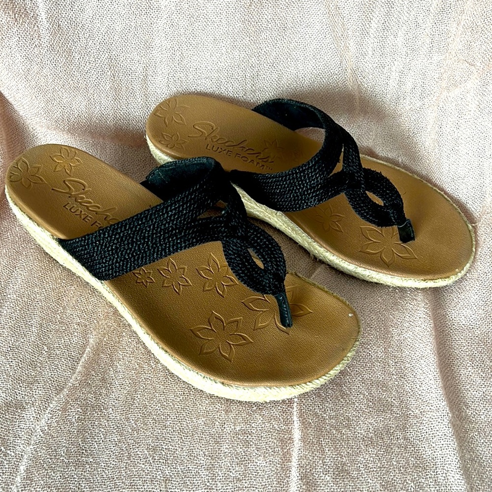 Sketchers sandals